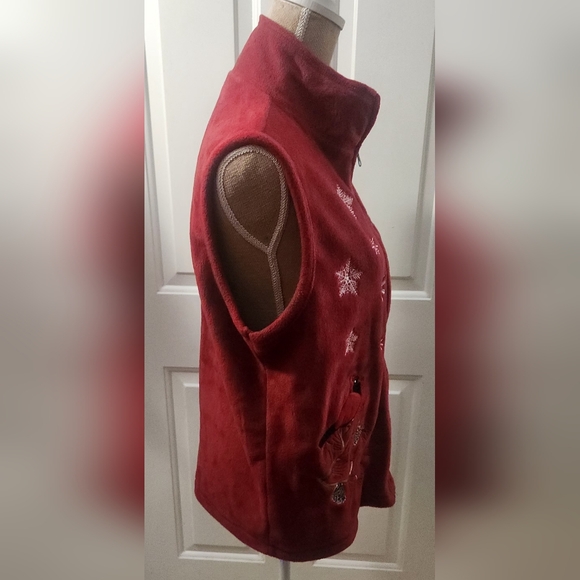 Baxter and Wells Red Winter Embroidered Fleece Vest Size L - Picture 2 of 8